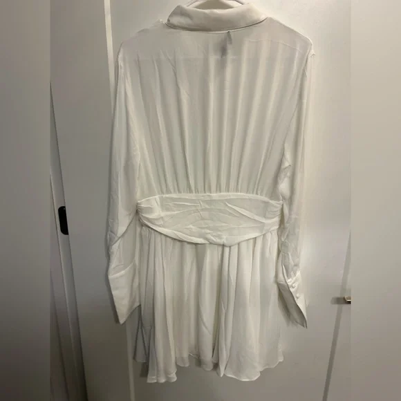 NWT Bardot Justina Mini Long Sleeve White Dress - Picture 12 of 12